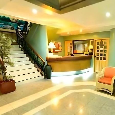Richmond Plaza Hotel Tabok Esterno foto
