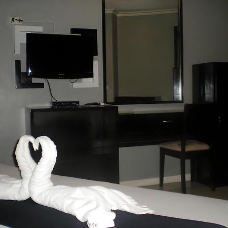 Richmond Plaza Hotel Tabok Esterno foto