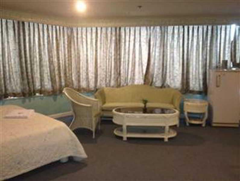 Richmond Plaza Hotel Tabok Esterno foto